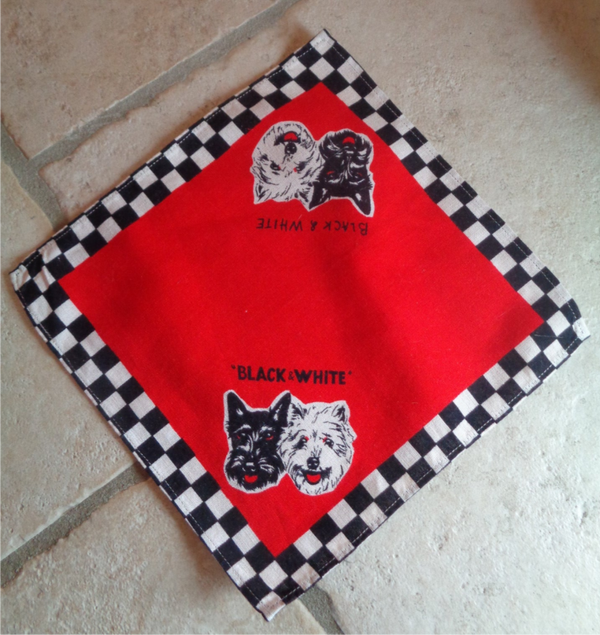 A4240 : Mouchoir Black and White