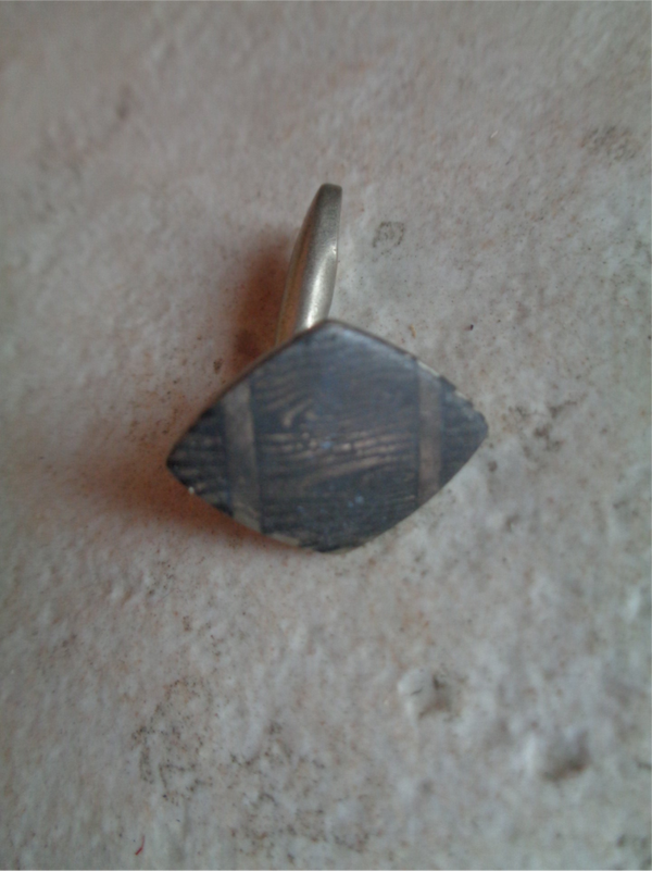 Bi2059 : Bouton de col 40's