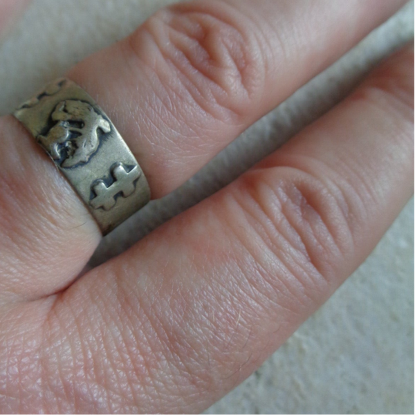 Bi2209 : Bague résistant 40's