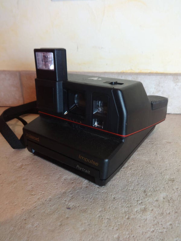Cu640 :  Polaroid Impulse 90's