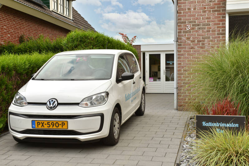 Je auto parkeren kan bij kattentrimsalon Ilse Gemeente Steenbergen gewoon op de oprit vlak voor de kattentrimsalon