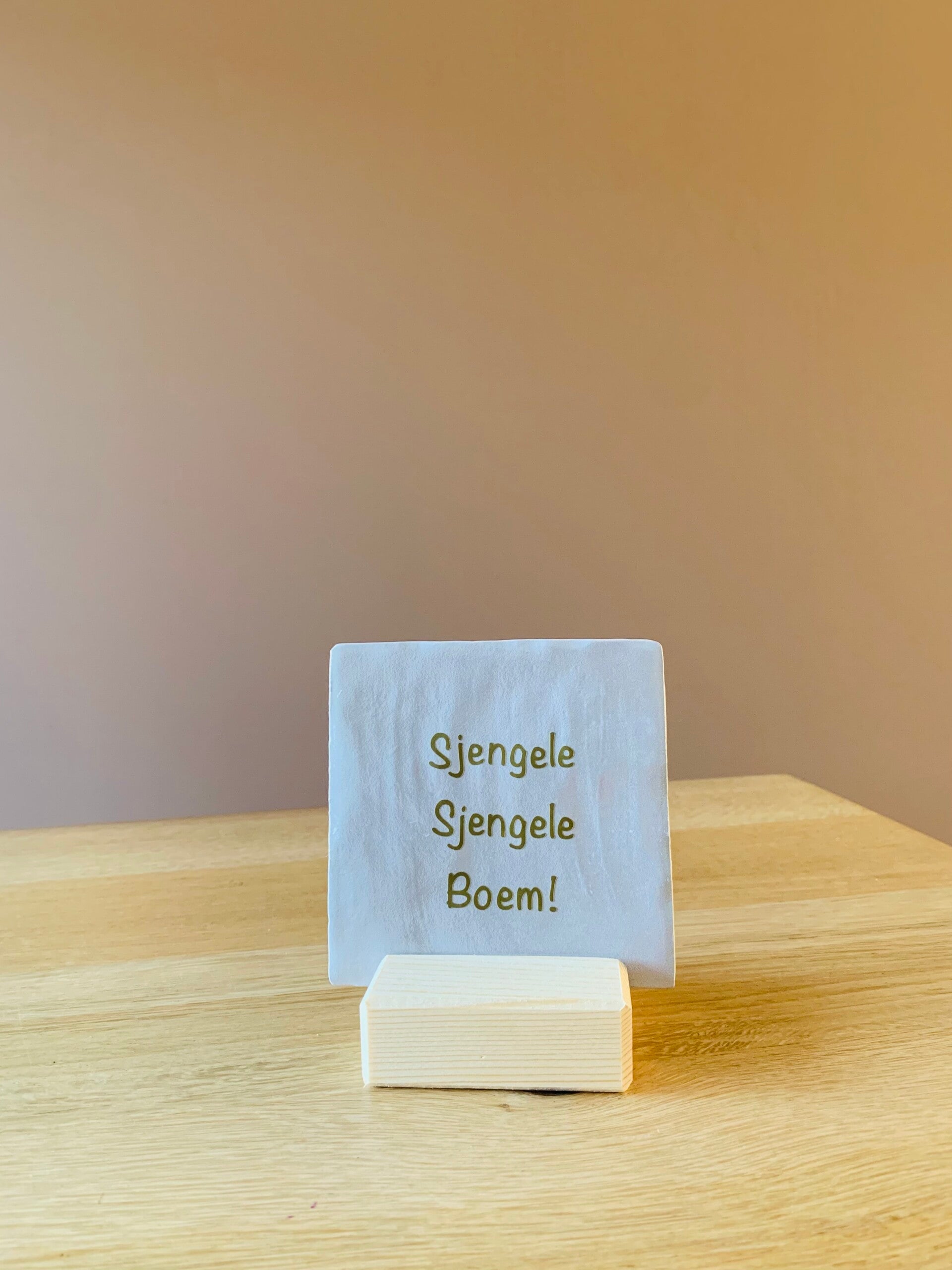 Tegeltje Sjengele Boem!