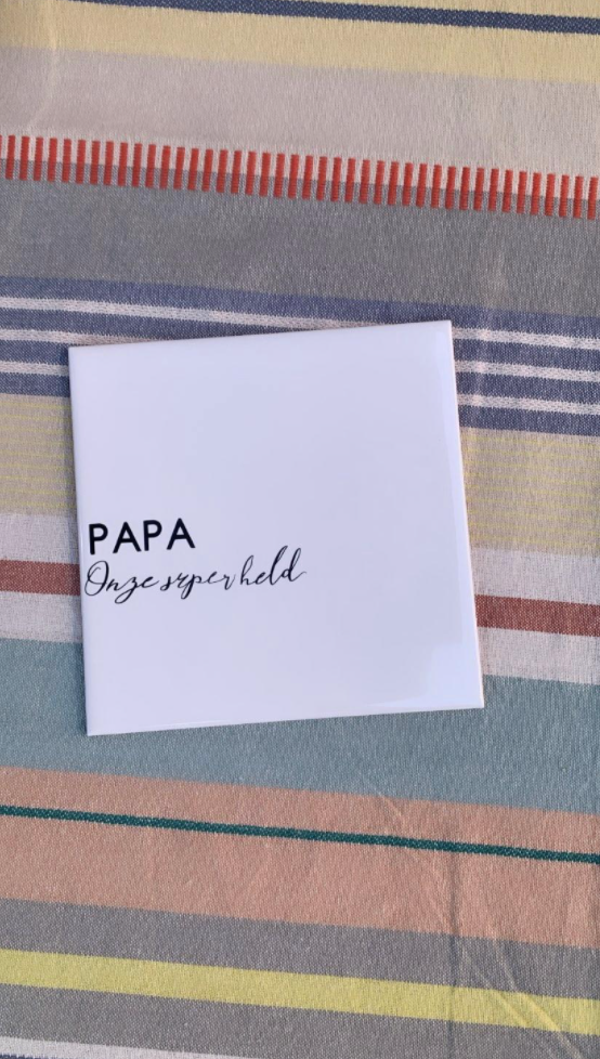 Tegel Papa onze super held