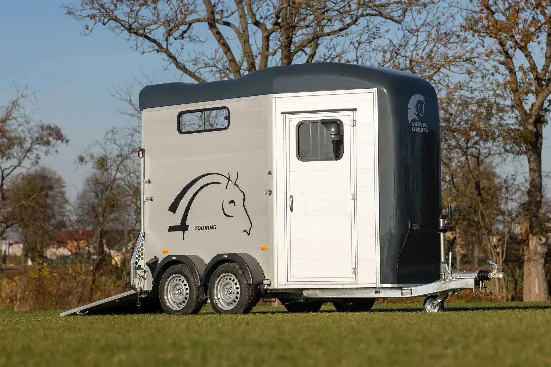 VAN TOURING JUMPING CHEVAL LIBERTE