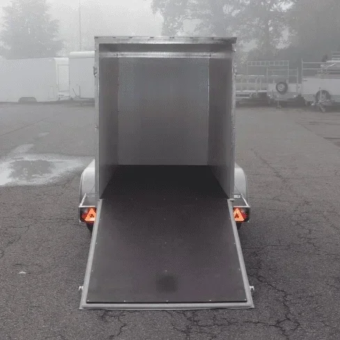 Remorque Fourgon bois blanc avec hayon BW Trailers