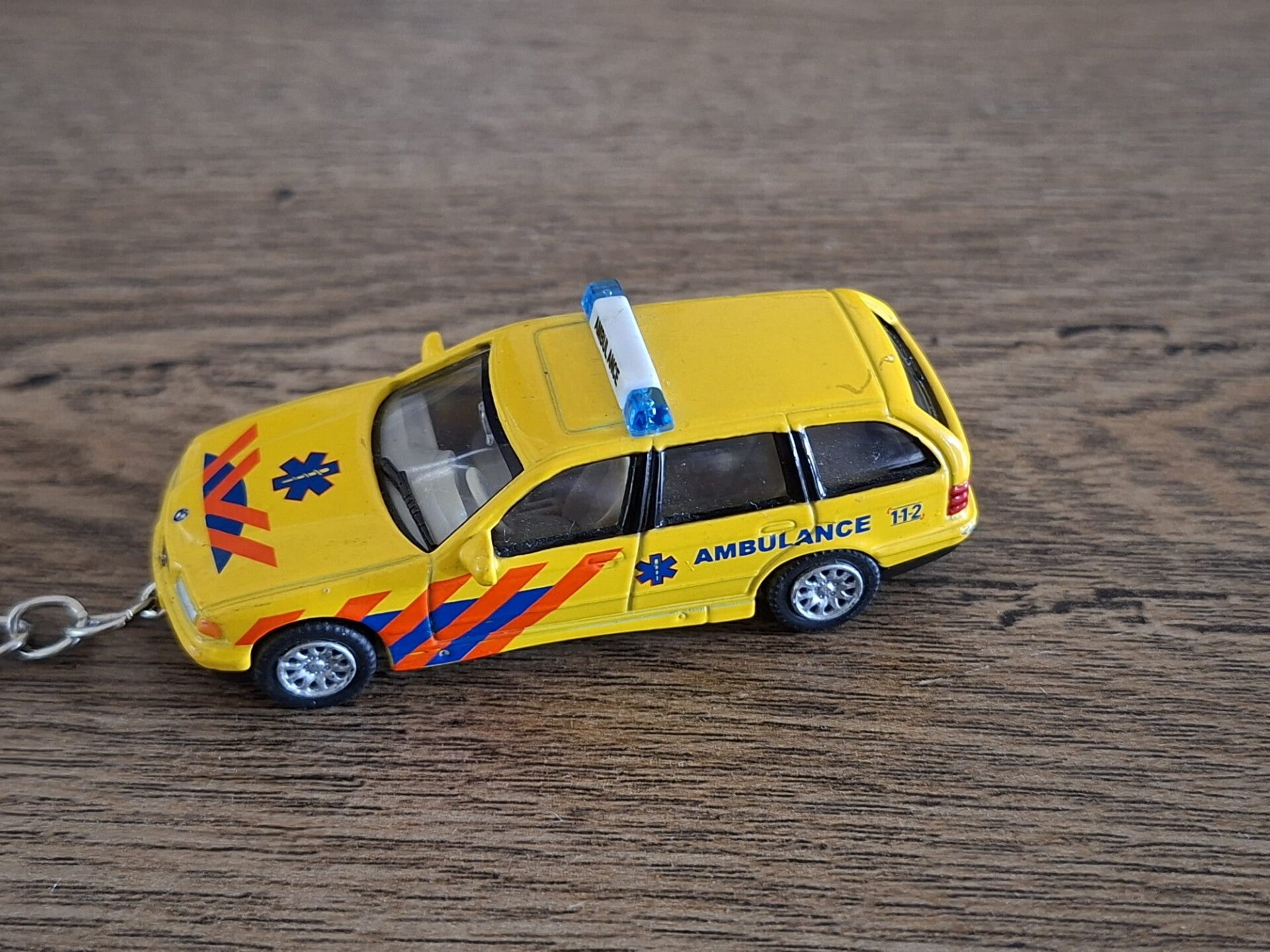Sleutelhanger : BMW 325i : Ambulance !!