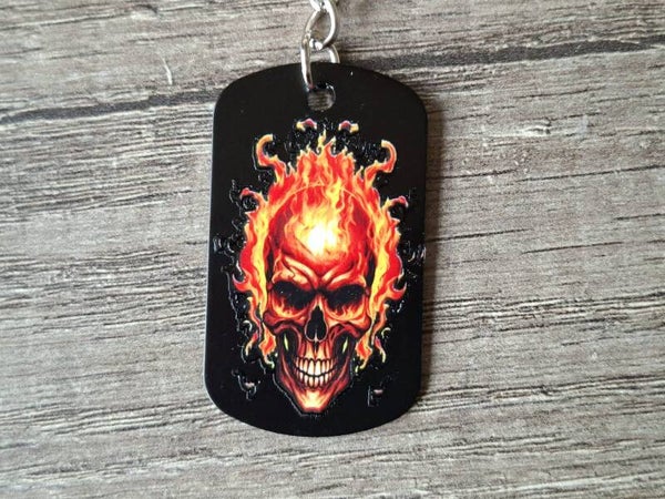 Sleutelhanger : Zwarte Metalen Tag : Vuur Schedel !! 1