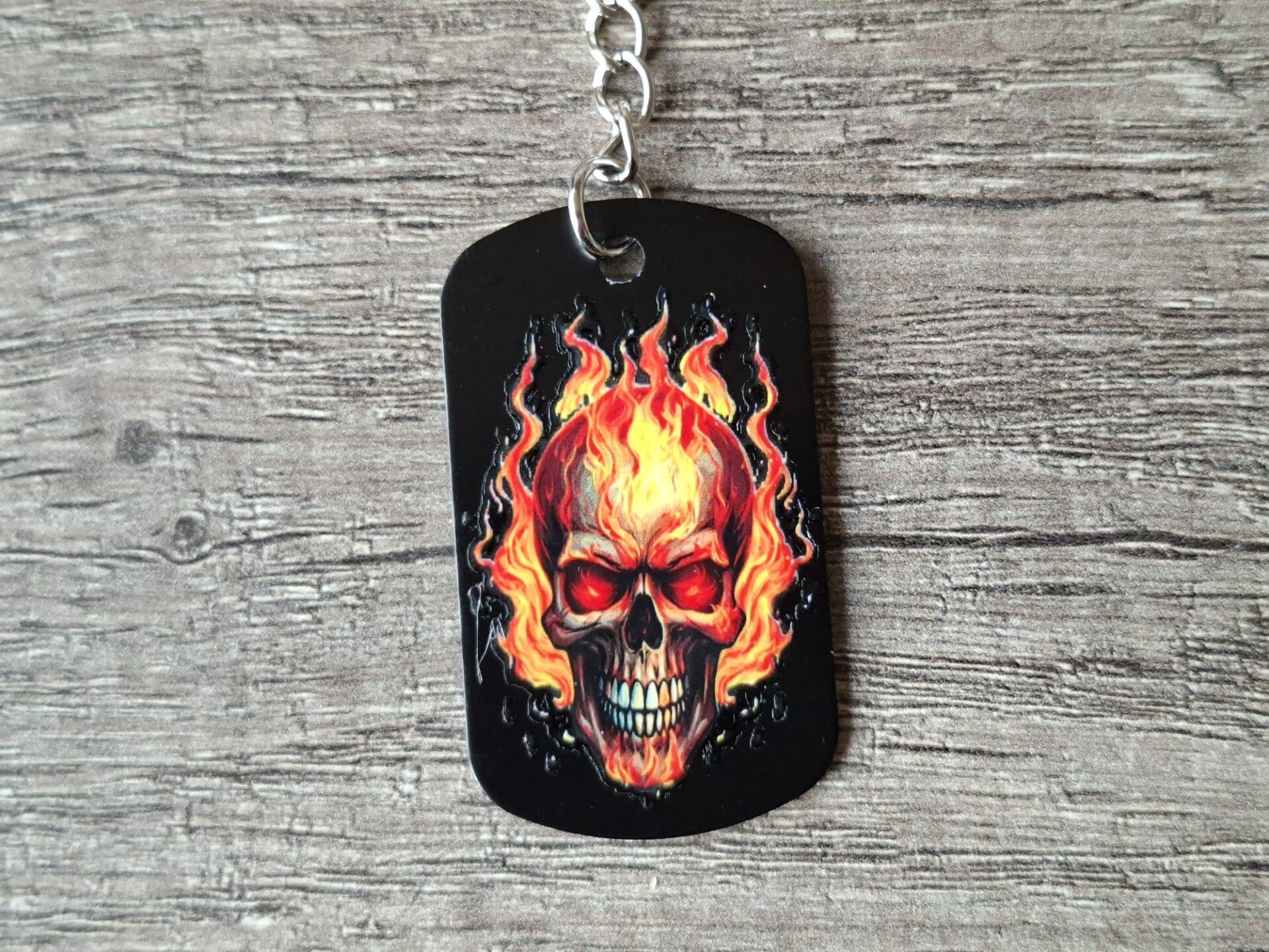 Sleutelhanger : Zwarte Metalen Tag : Vuur Schedel !! 2