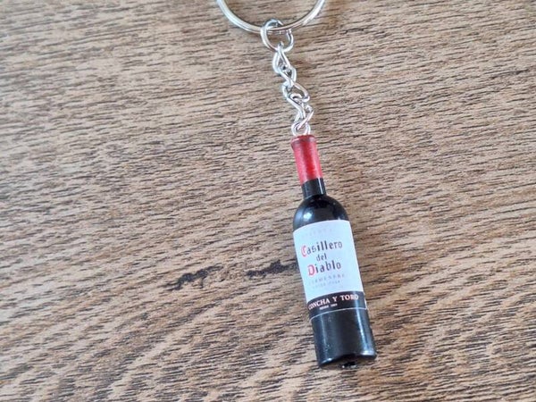 Sleutelhanger : Flesje : Casillero del Diablo wijn  !!