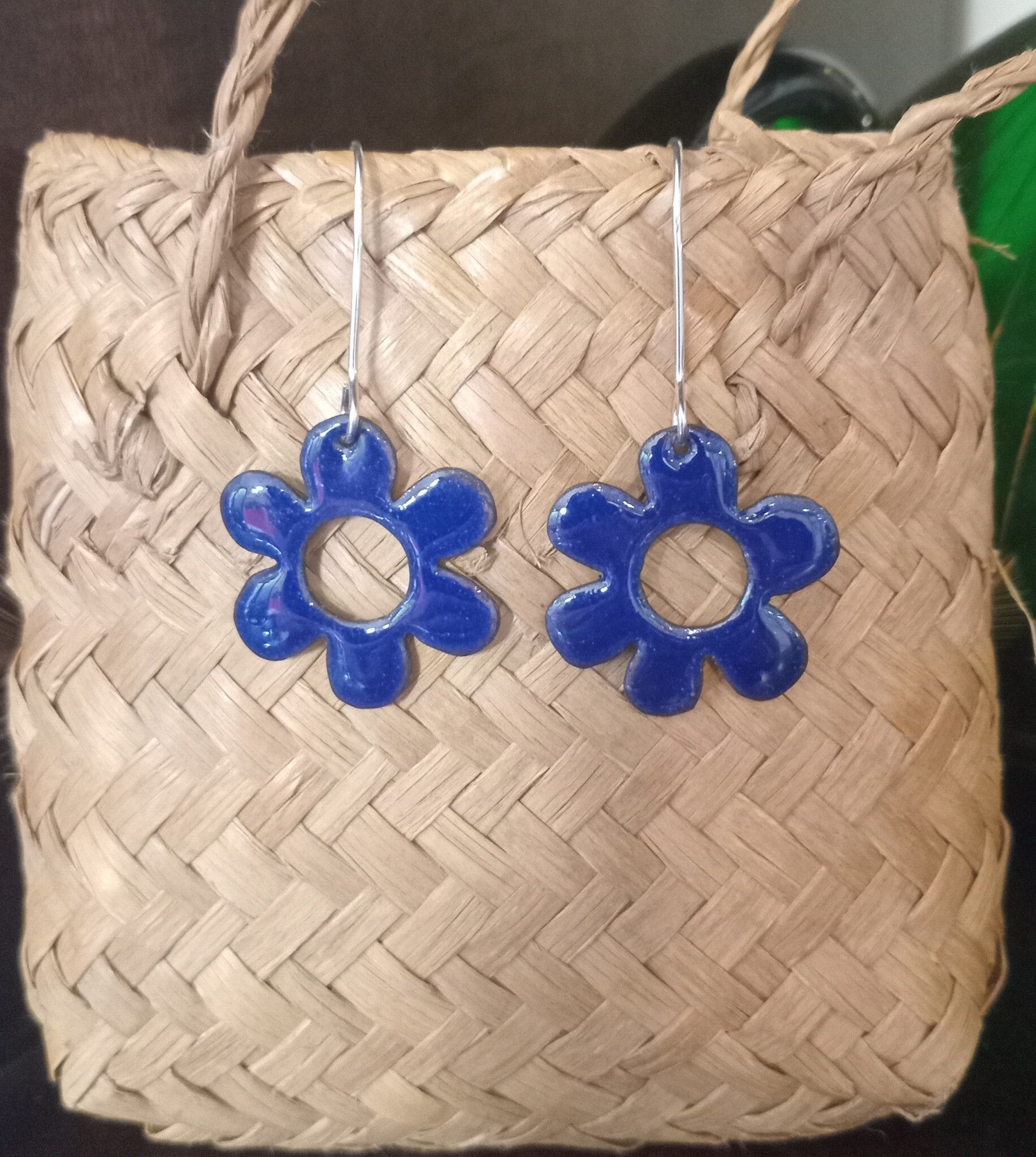 60’s bliss Prussian blue daisy earrings