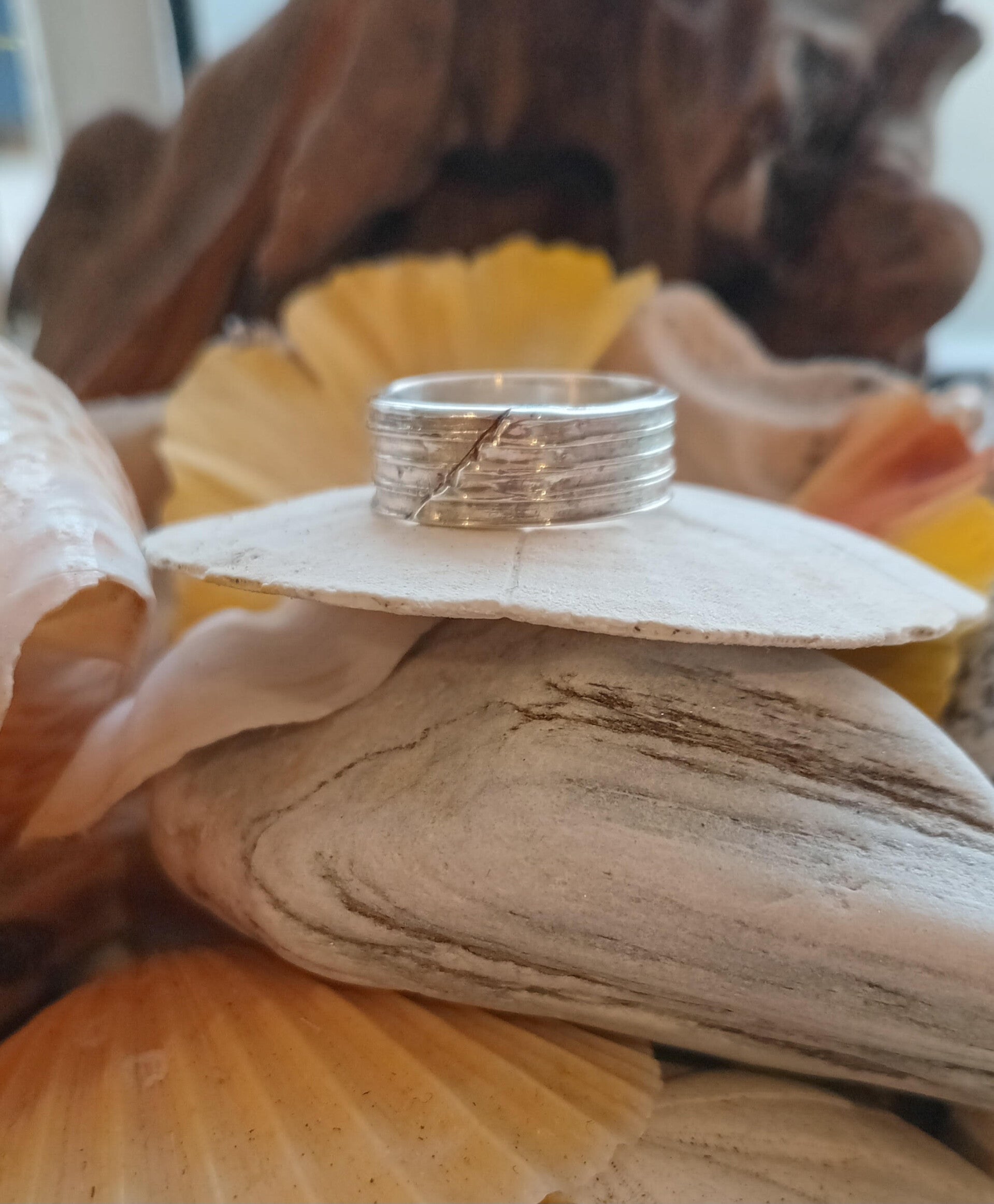 Leaf textured band