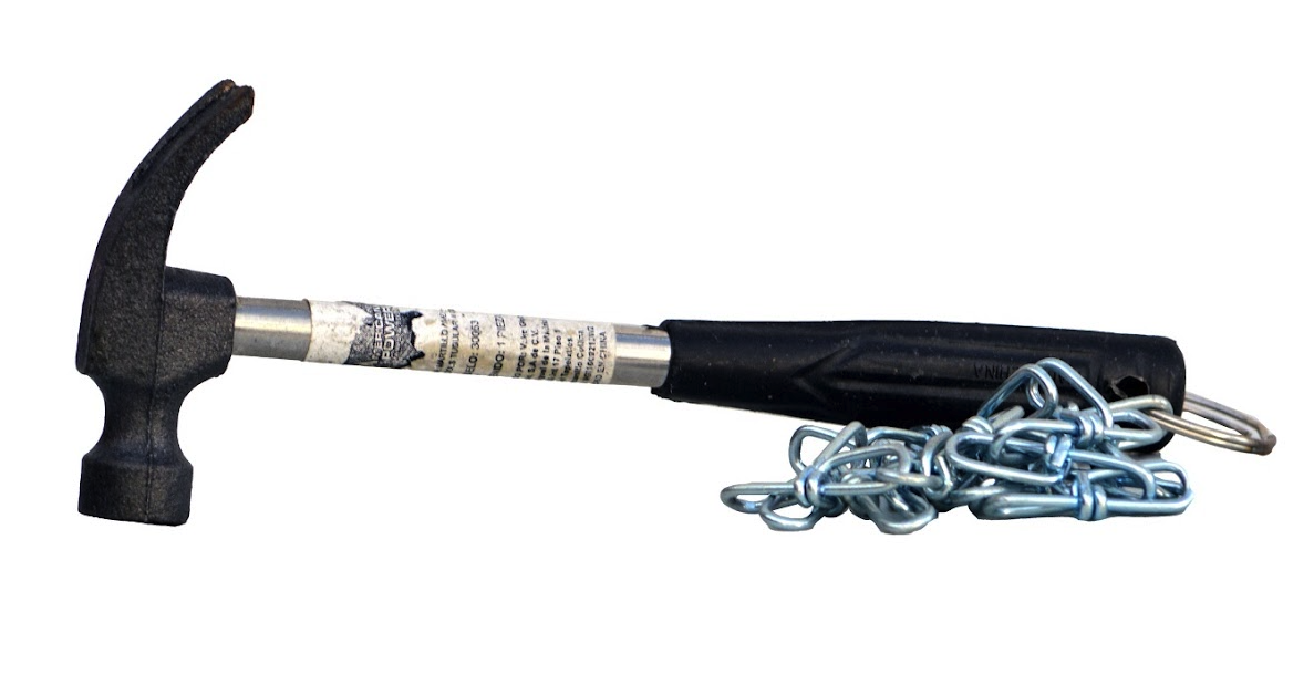 MARTILLO CON CADENA