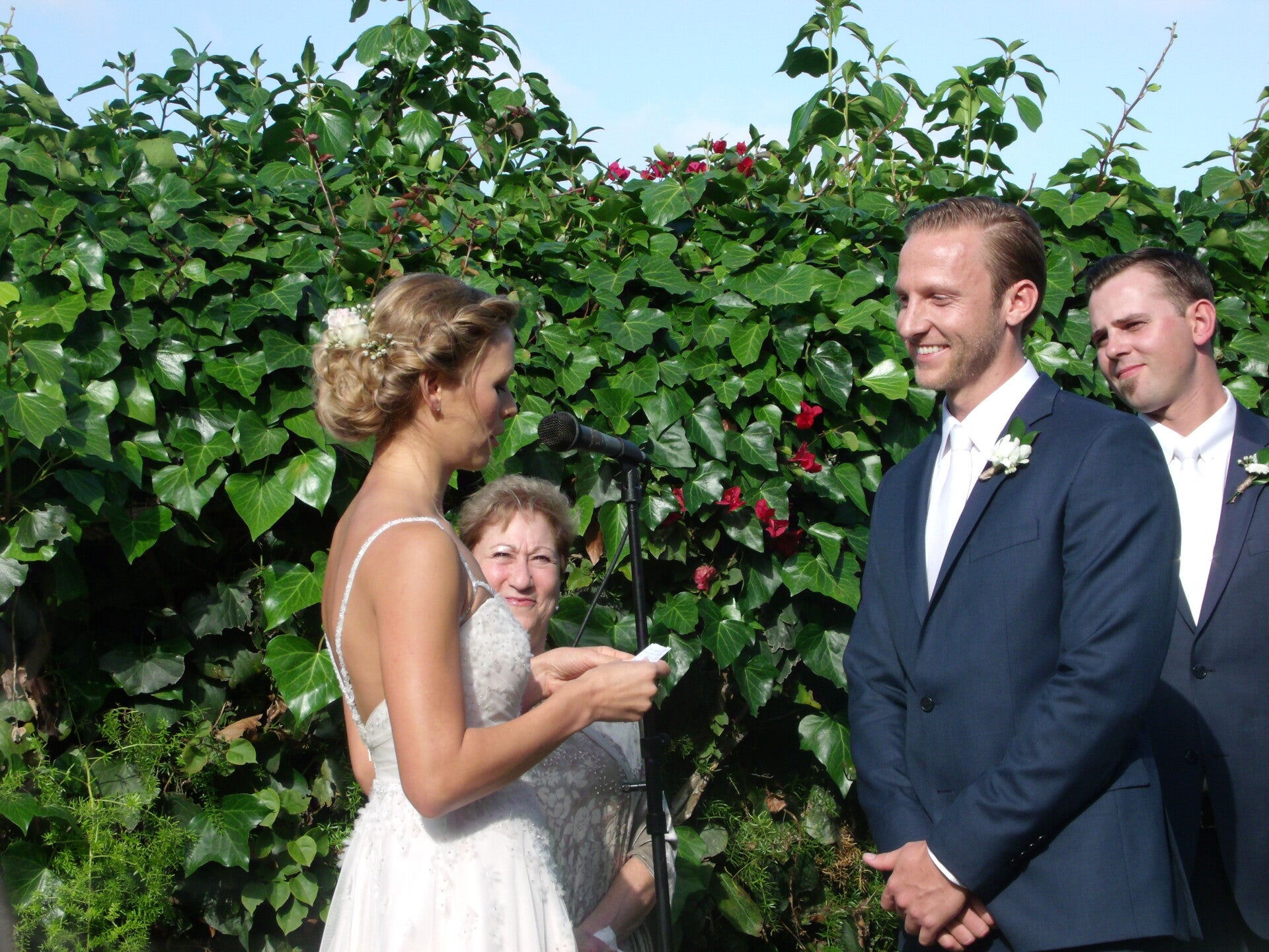 Shelley Whizin - Professional wedding officiant performing a soulful, non-denominational marriage ceremony.