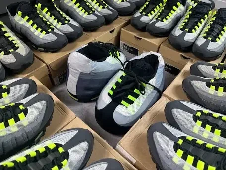 Neon 95 slippers