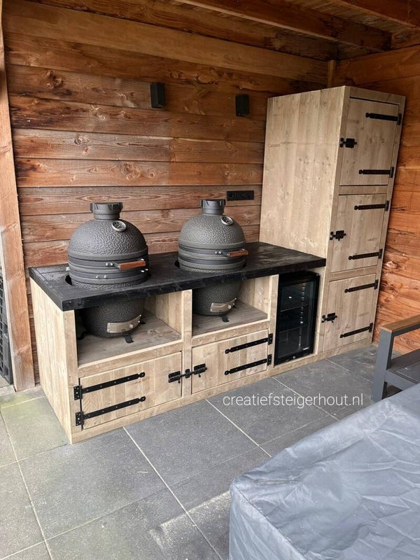 Buitenkeuken van steigerhout voor kamado gasbarbecue of andere bbq