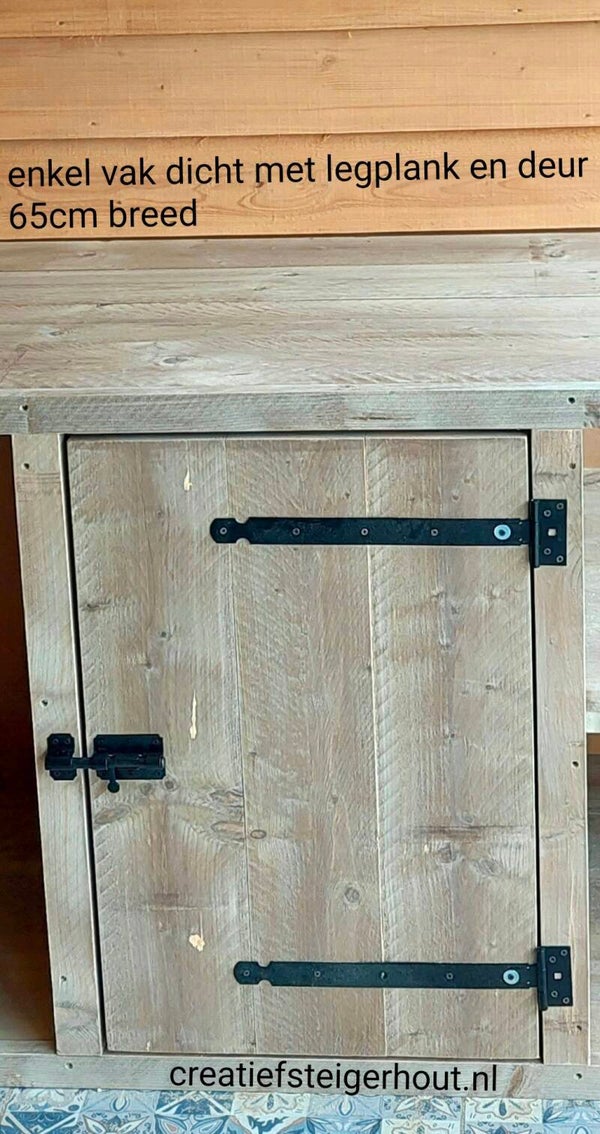Enkel van met legplank, deur en achterwand