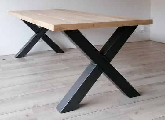 Tafel eiken X-poten metaal