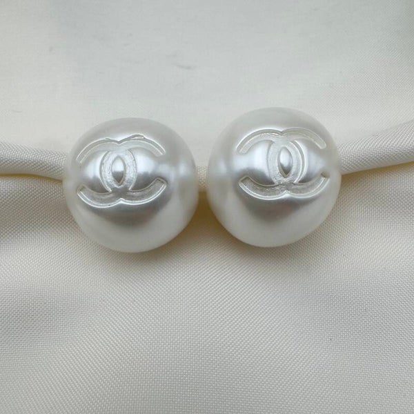 Orecchini Perla Inciso Bianco CC