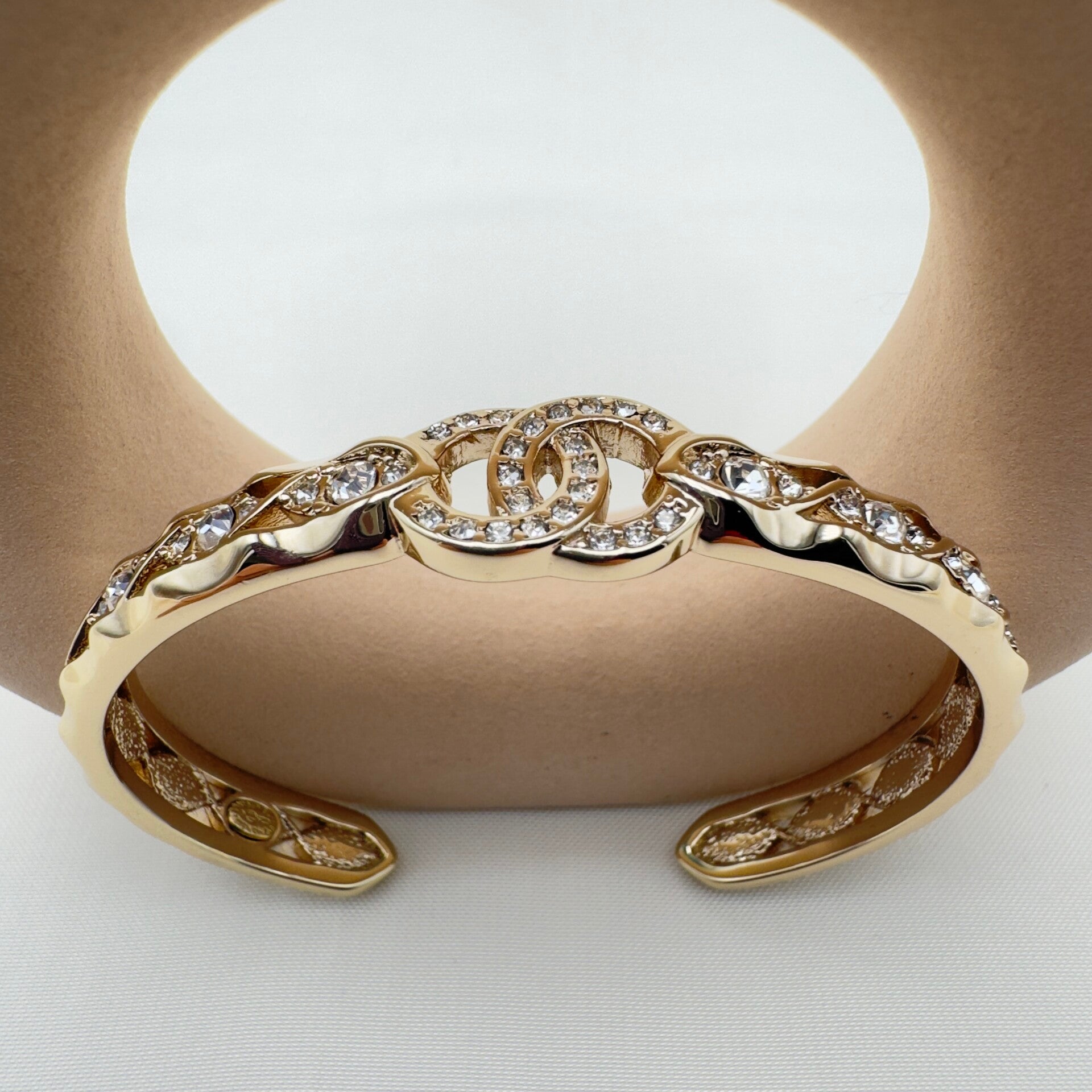 Bracciale CC Dorato con Cristalli Stile Catena