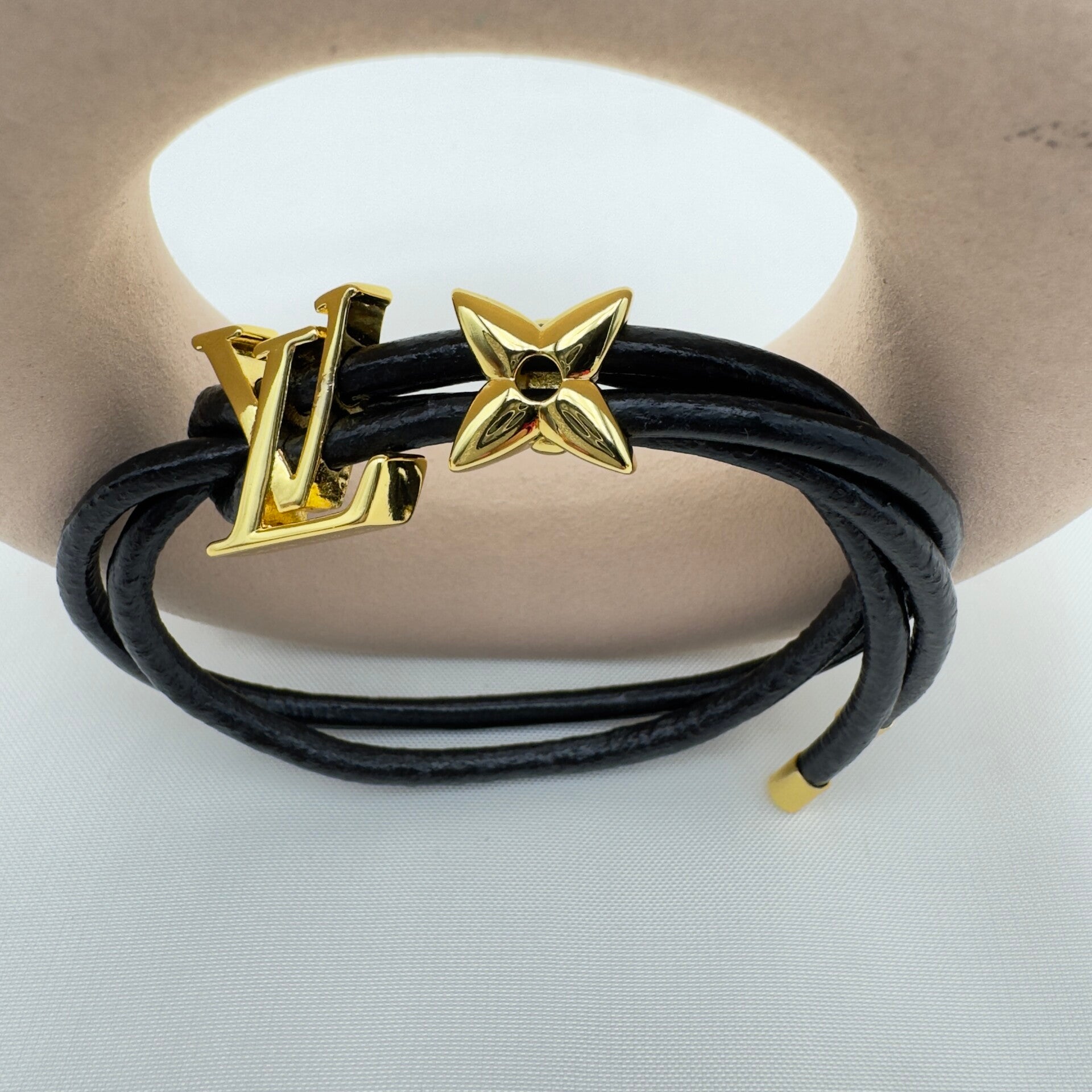 Bracciale in Pelle Nero LV