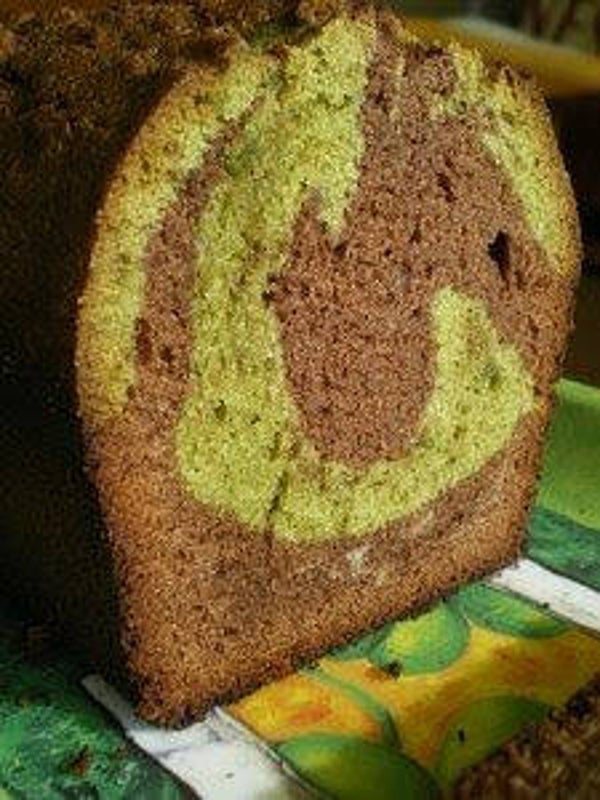 Marble cake pandan