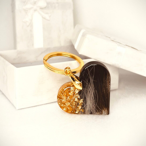 Anhänger aus Kunstharz