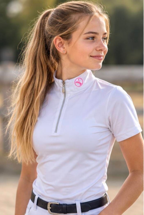 Elegantes Turniershirt weis mit pinkem Logo