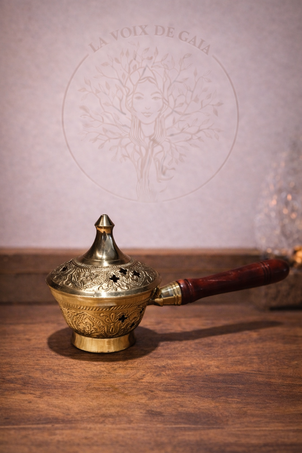 BRÛLE ENCENS EN LAITON CISELET 1