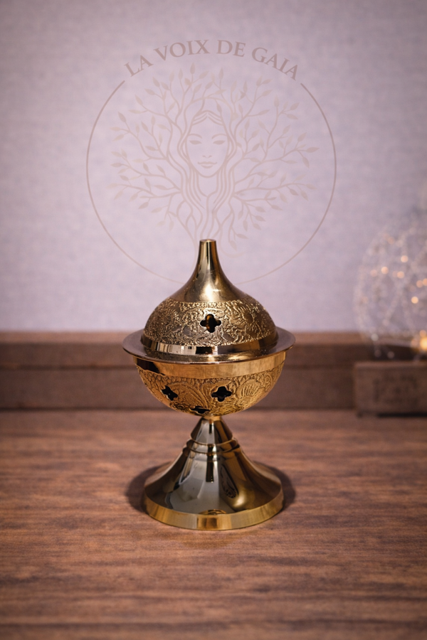 BRÛLE ENCENS LAITON CISELE SUR PIED