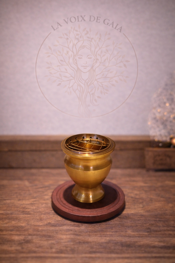 BRÛLE ENCENS EN LAITON PATINÉ