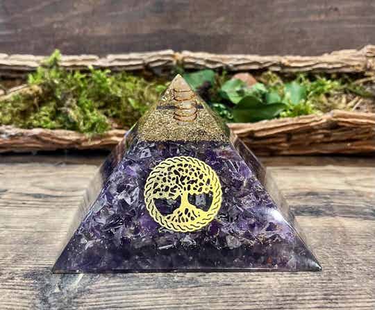 Pyramide orgonite - Améthyste arbre de vie