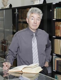 Dr. Thomas Regehly in der Schopenhauer-Bibliothek