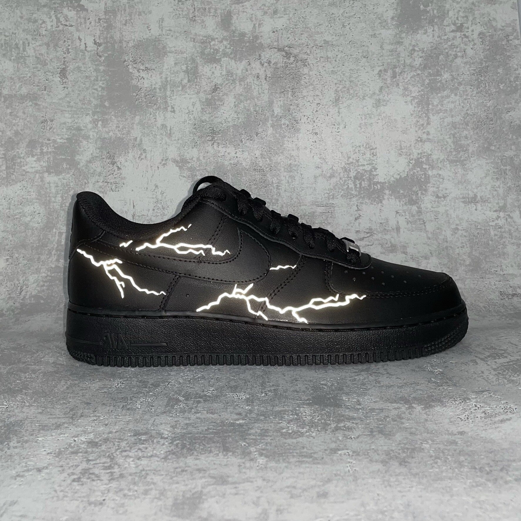 lightning bolt swoosh air force 1