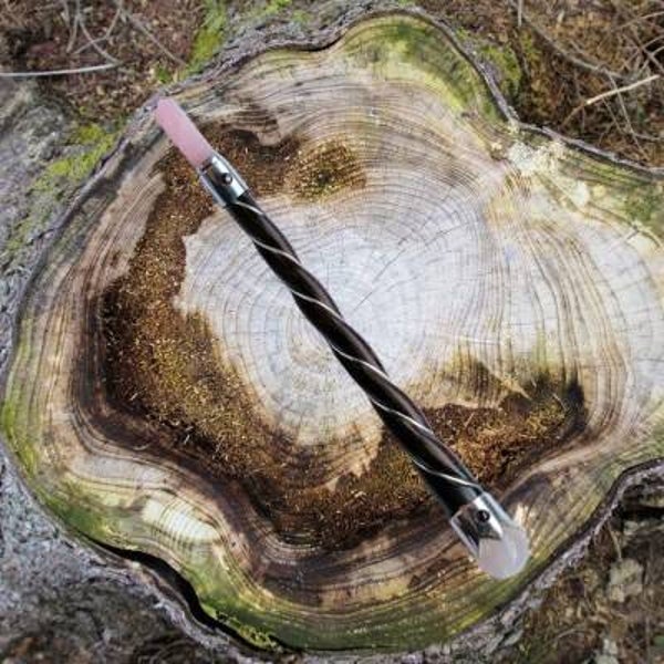 Baguette magique en bois de rose avec quartz rose