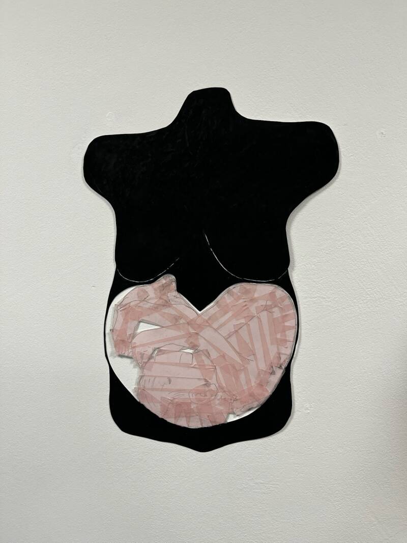 Baby protection - Papier, houtskool, tape - 50x40 cm