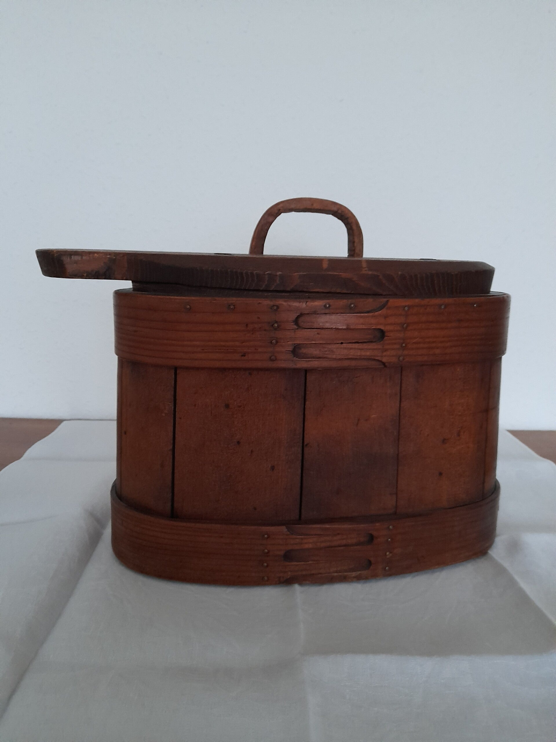 Seille à lait ancienne en bois