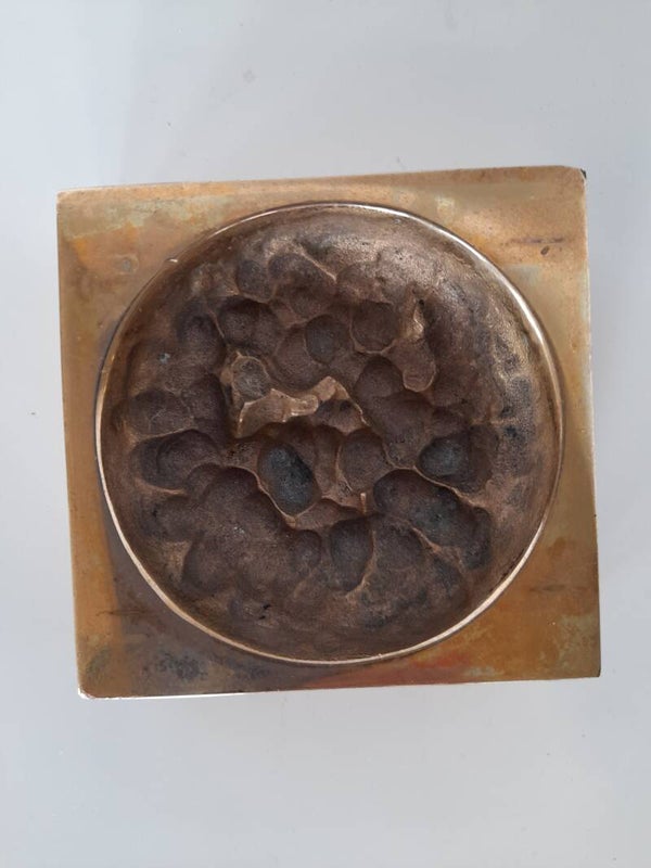Monique Gerber  Sculpture bronze carré