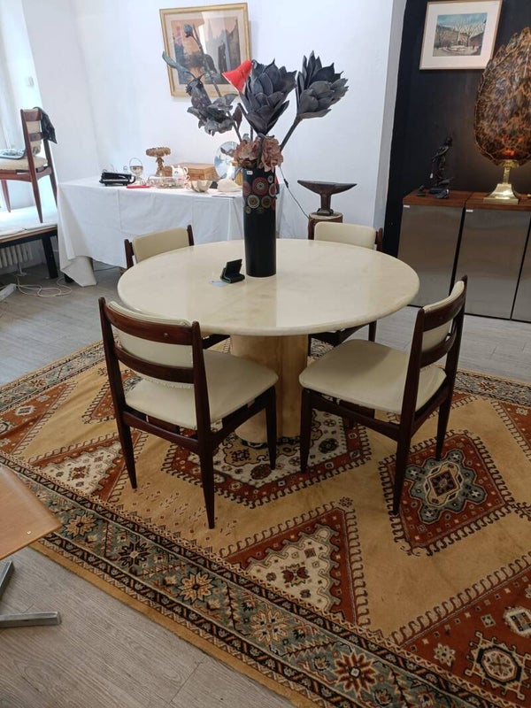 Table de salle à manger en travertin
