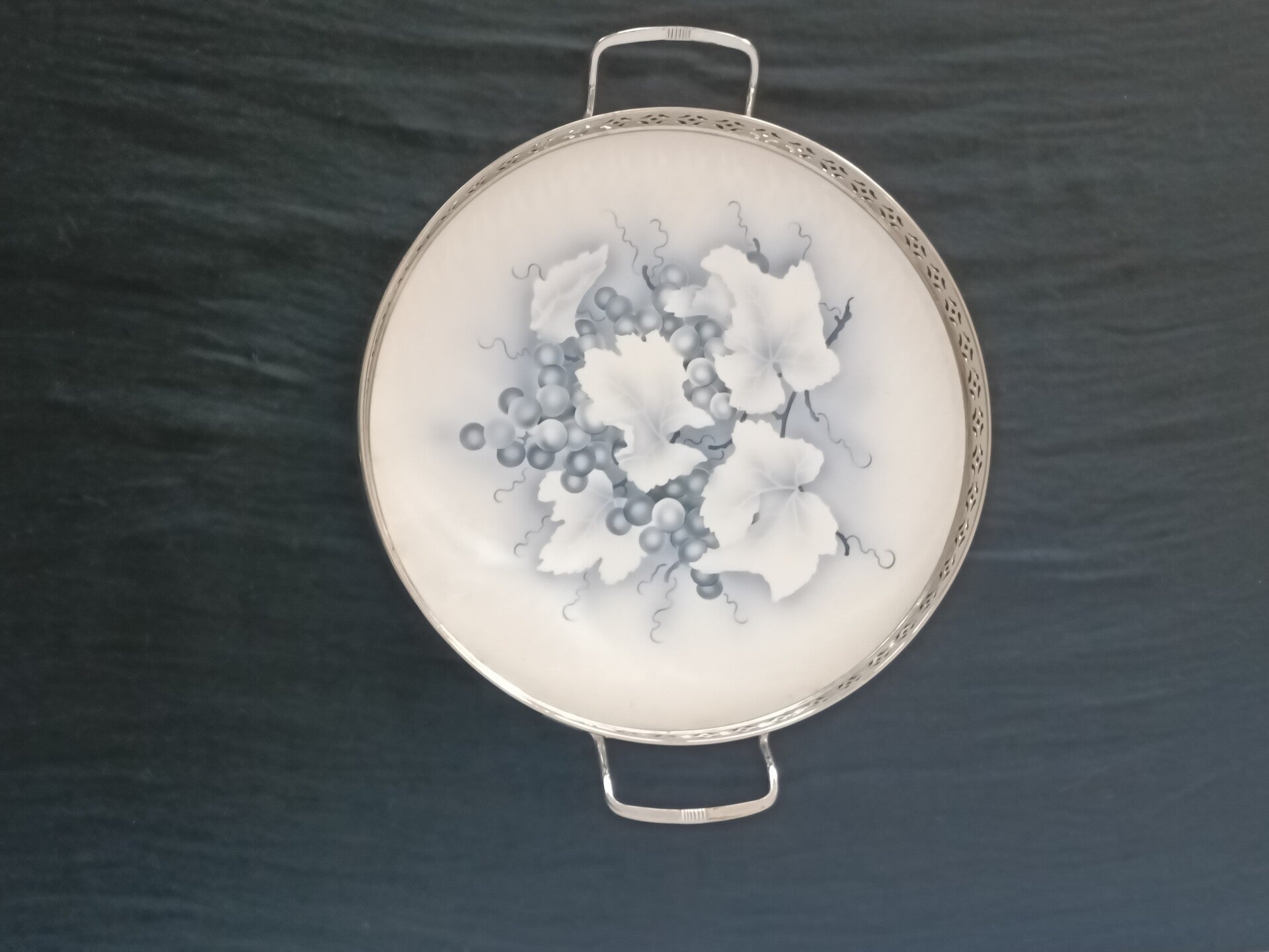 Plat à gâteau en faïence