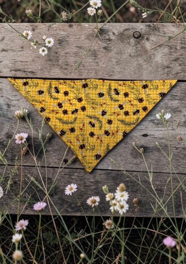 Dog & Cat Bandanas - Yellow w/bees