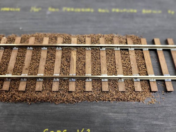 RAIL TRAVERSES BOIS 1/32 code 200