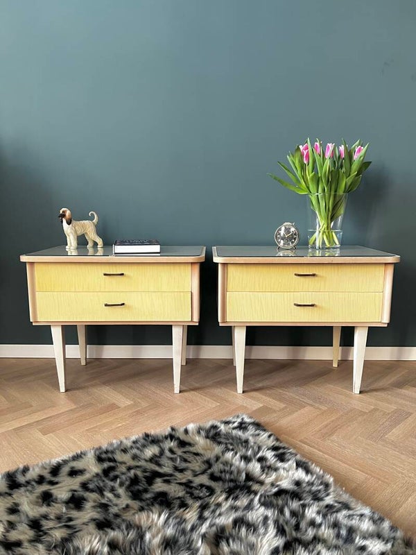 Set vintage nachtkastjes white-wash fineer