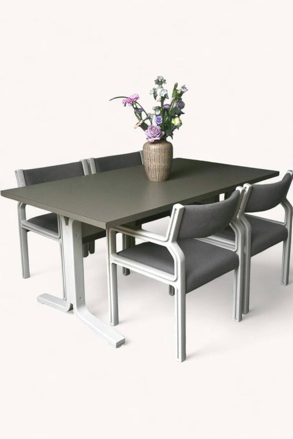 Pastoe eetkamerset eettafel met 4 stoelen Pierre Mennen