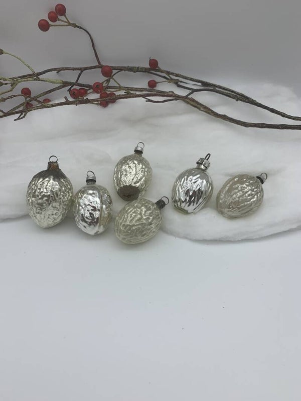 Set antieke Kerstballen Vormballen Walnoot Zilver 6 stuks