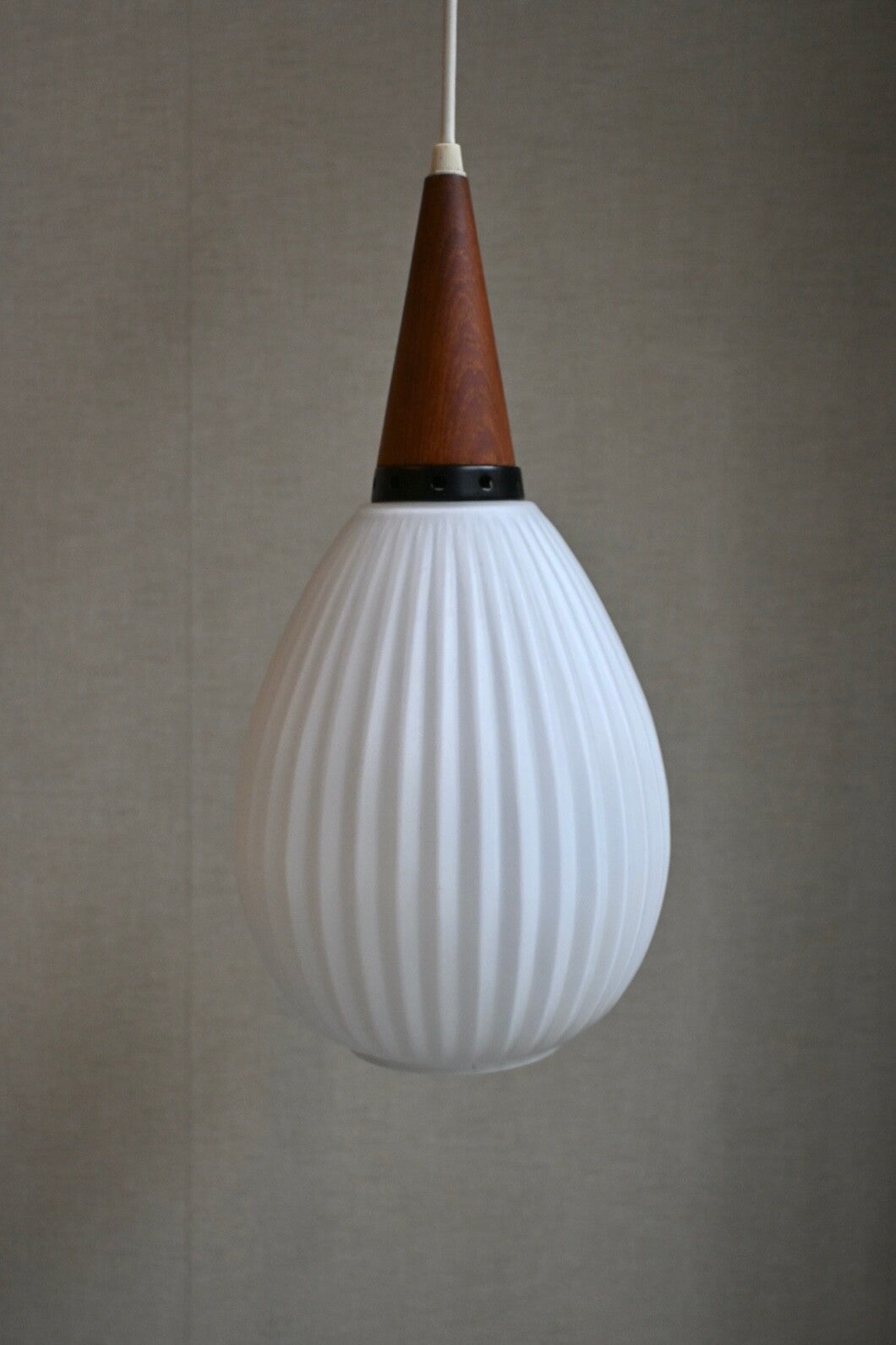 hanglamp van ontwerper Louis Kalff voor Philips