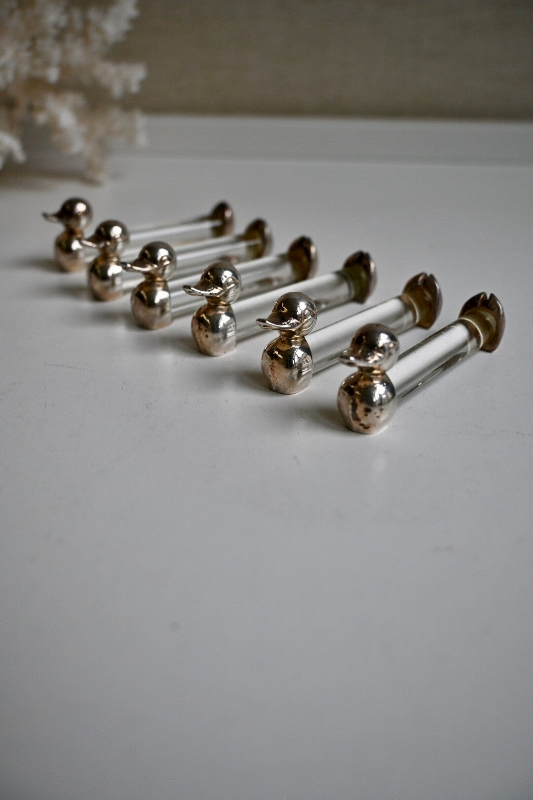 Mooie verzilverde messenleggers/plaatskaarthouders