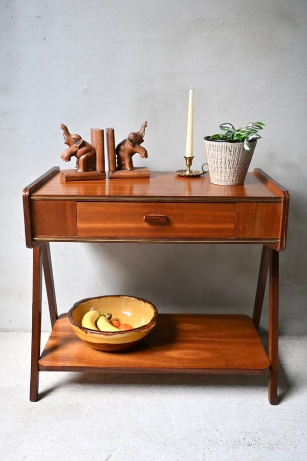 Mid-century bijzettafel massief hout en teakfineer.