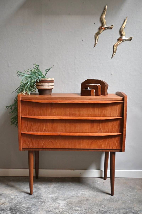 Deens Design ladekastje Teak met Mooie Greepjes
