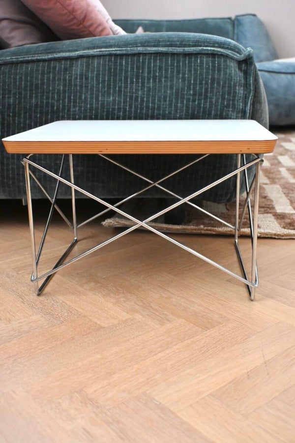 Set van 2 Vitra Occasional Tables LTR Ontwerp Charles and Ray Eames