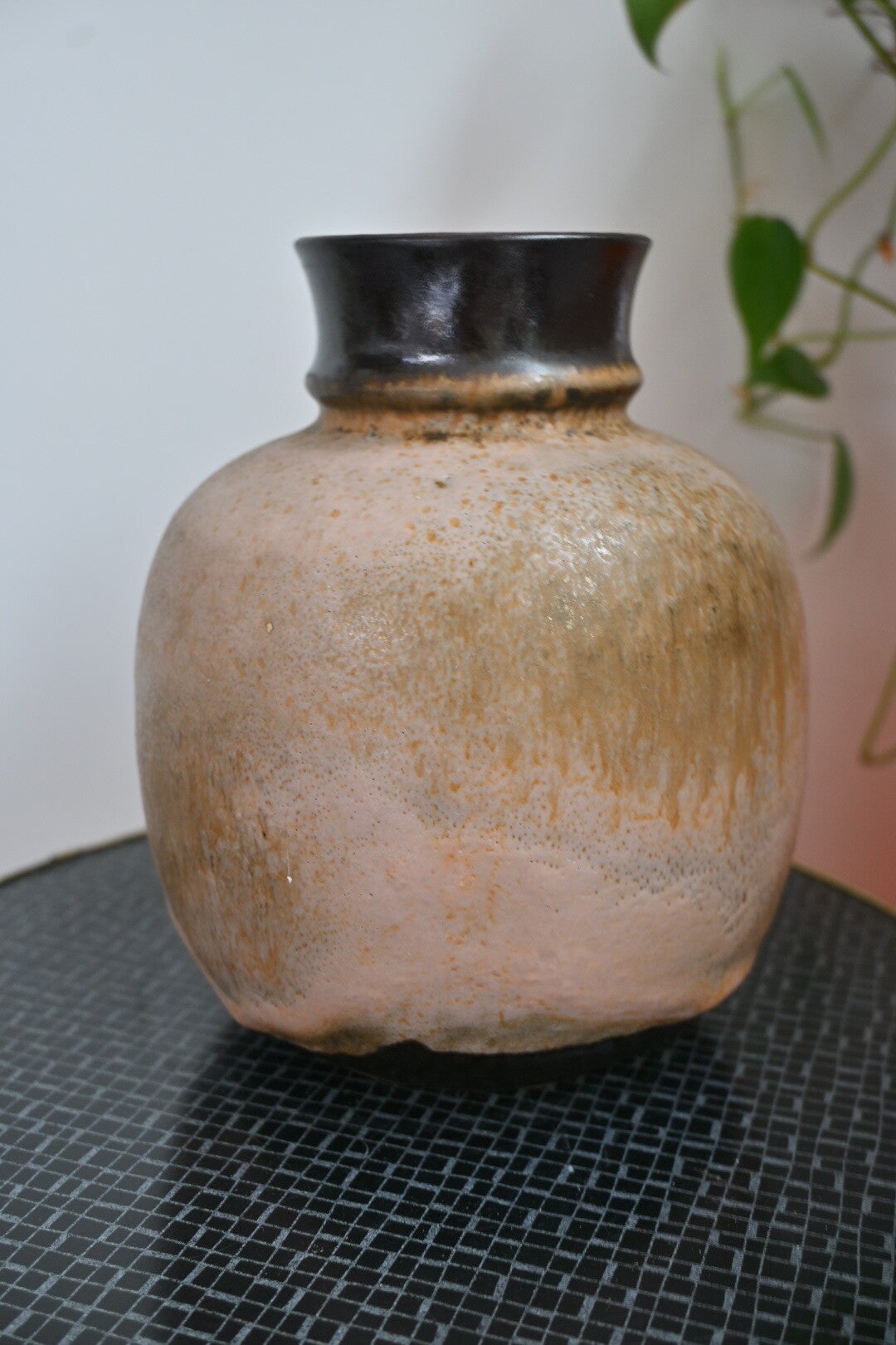 Mooie West Germany Vaas In Bruin en Beige